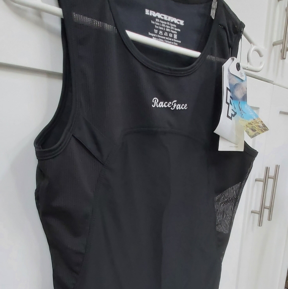 Raceface stealth sleeveless top - Picture 7 of 14